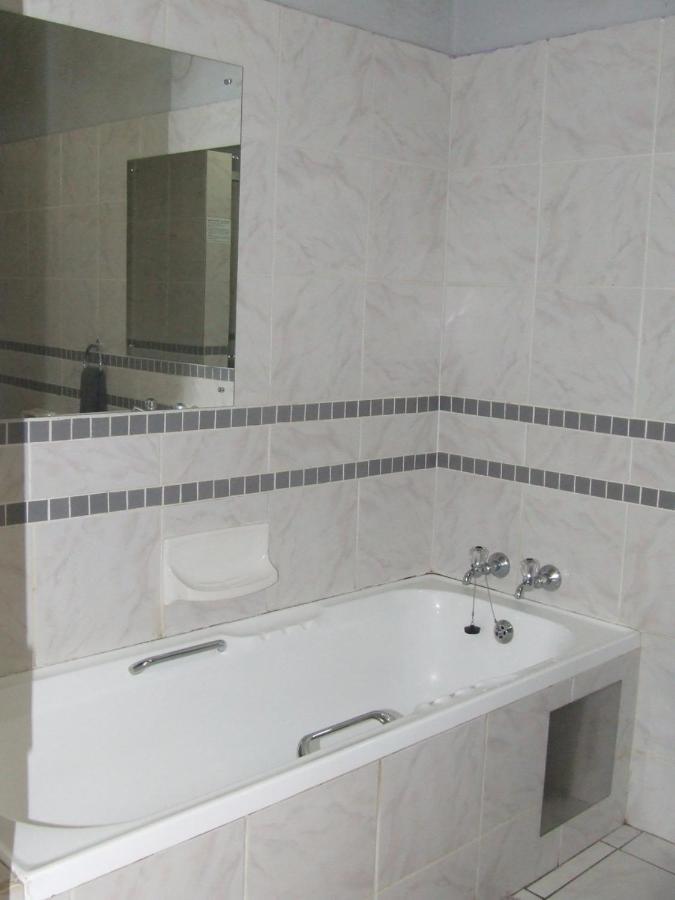 Kruger'S Guest House White River Εξωτερικό φωτογραφία
